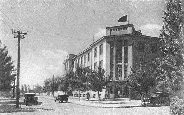  Здание ЦИК МАССР